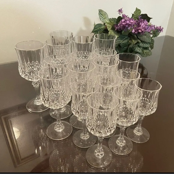 Cristal D’arques French Crystal Wine Glass Set / 18 pcs / 8oz. / 6oz. / 4oz. - Picture 3 of 7